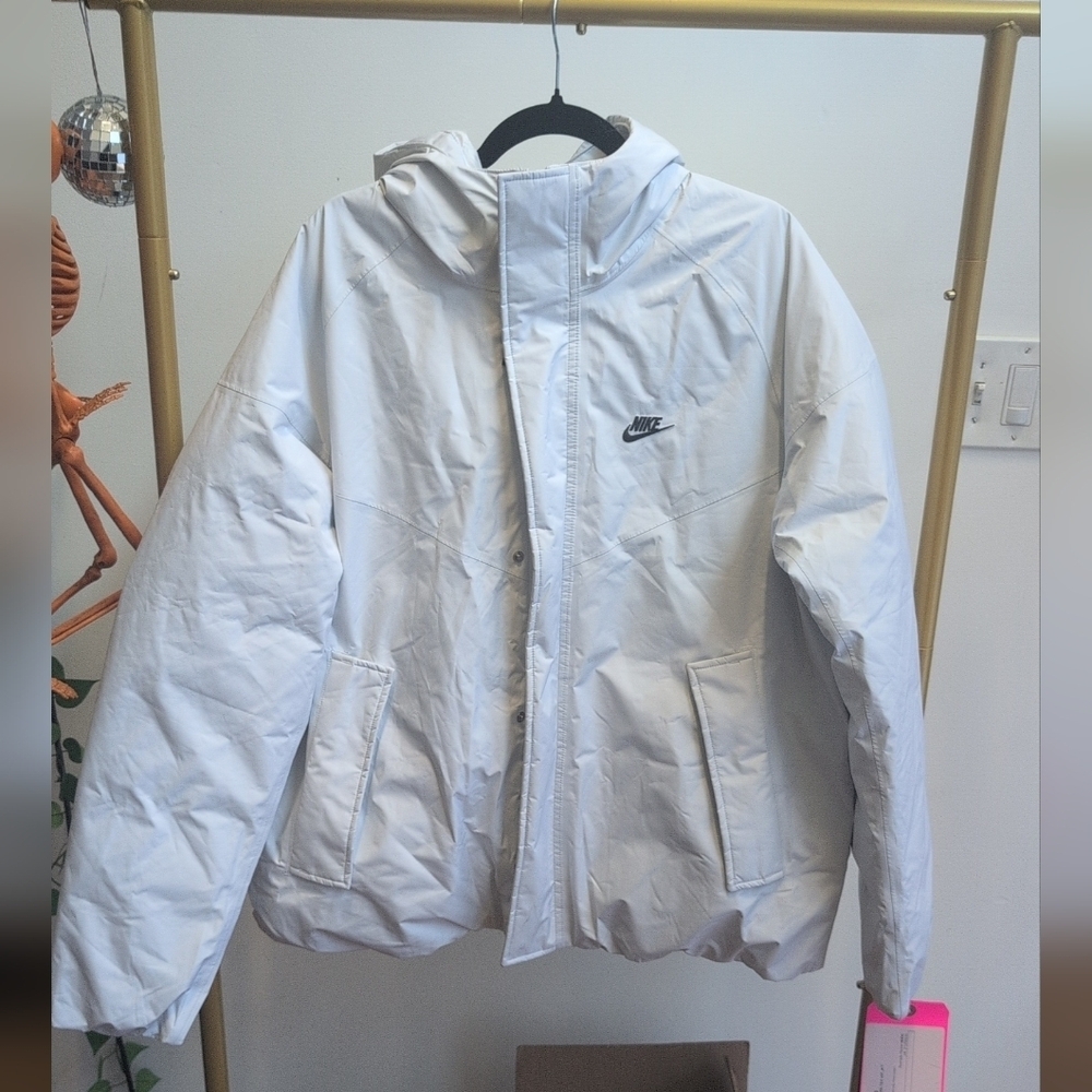 Nike Men's White Windrunner Hooded Stormfit Puffer Jacket Size M
